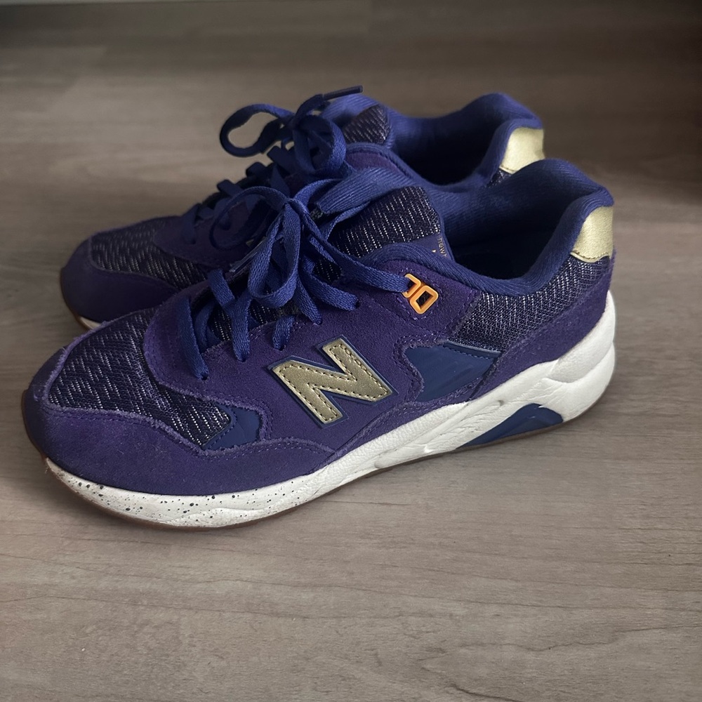 New Balance 580 Kids Sneakers in Purple and Gold
